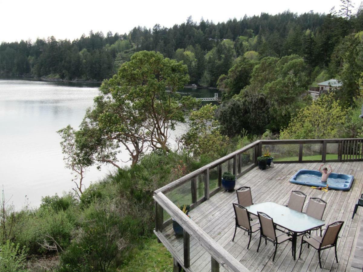 Arbutus Cove Guesthouse Metchosin Екстериор снимка