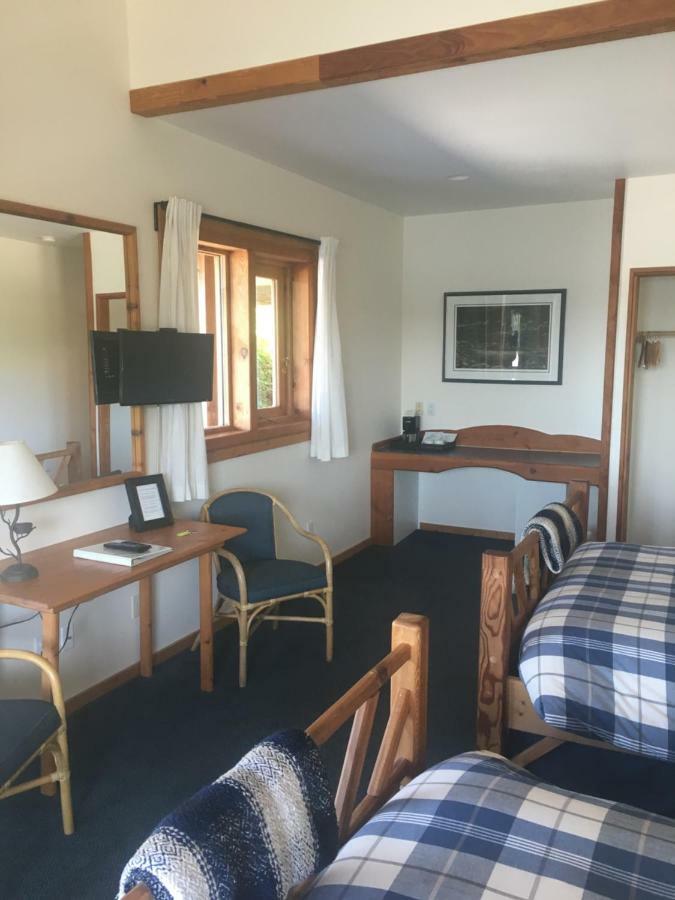 Arbutus Cove Guesthouse Metchosin Екстериор снимка